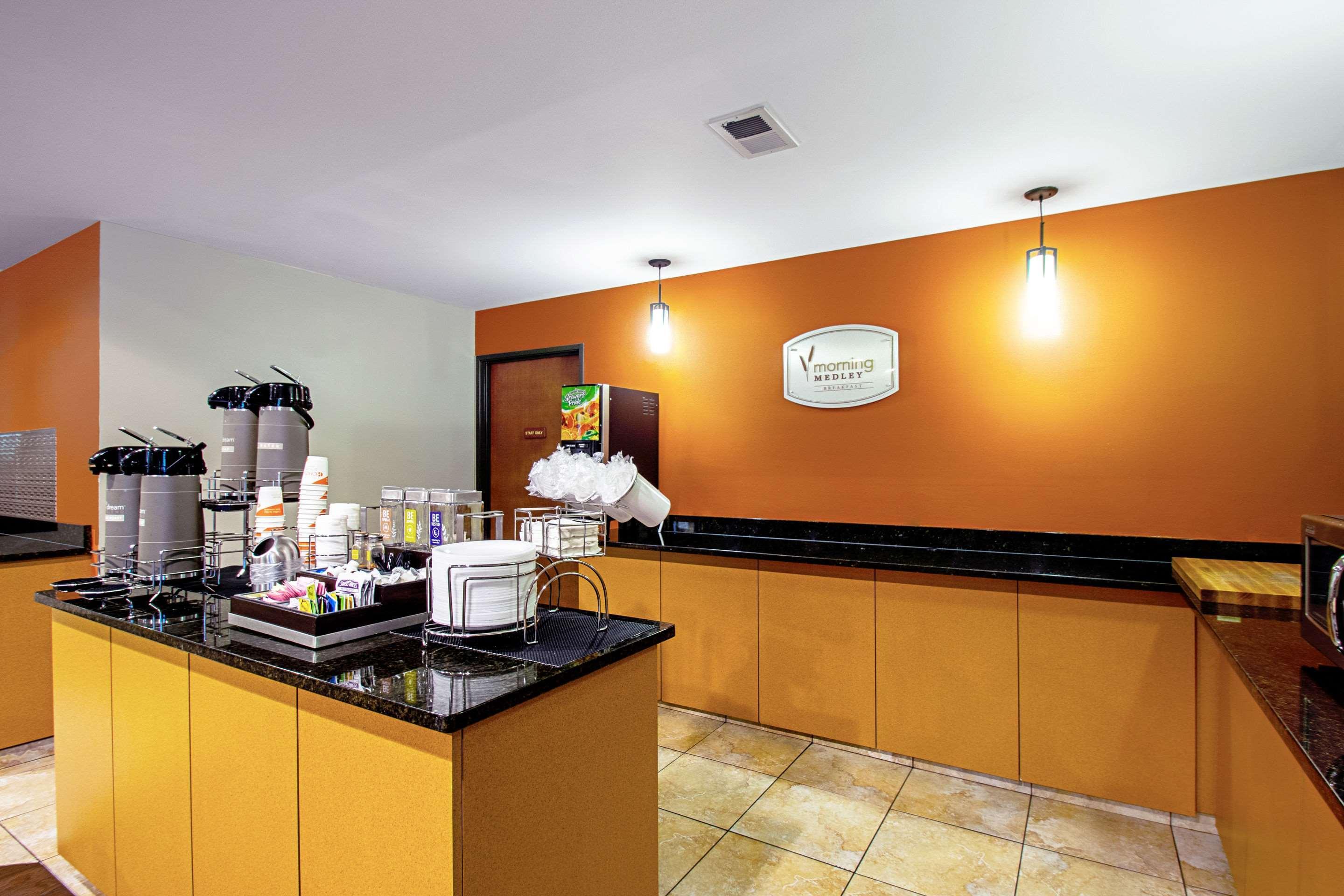 Hotel Sleep & - Monona