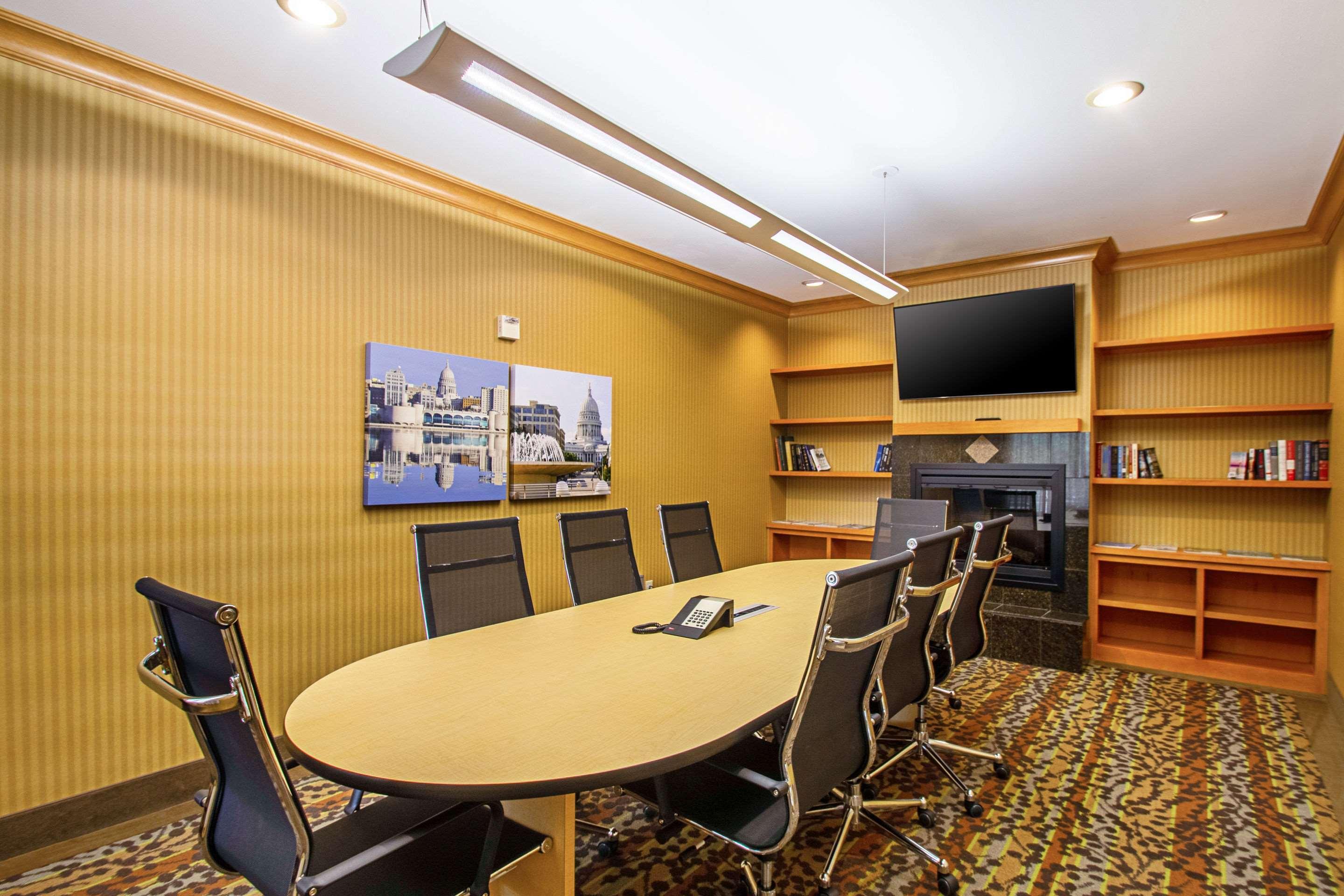 Sleep & - Monona Hotel 3*
