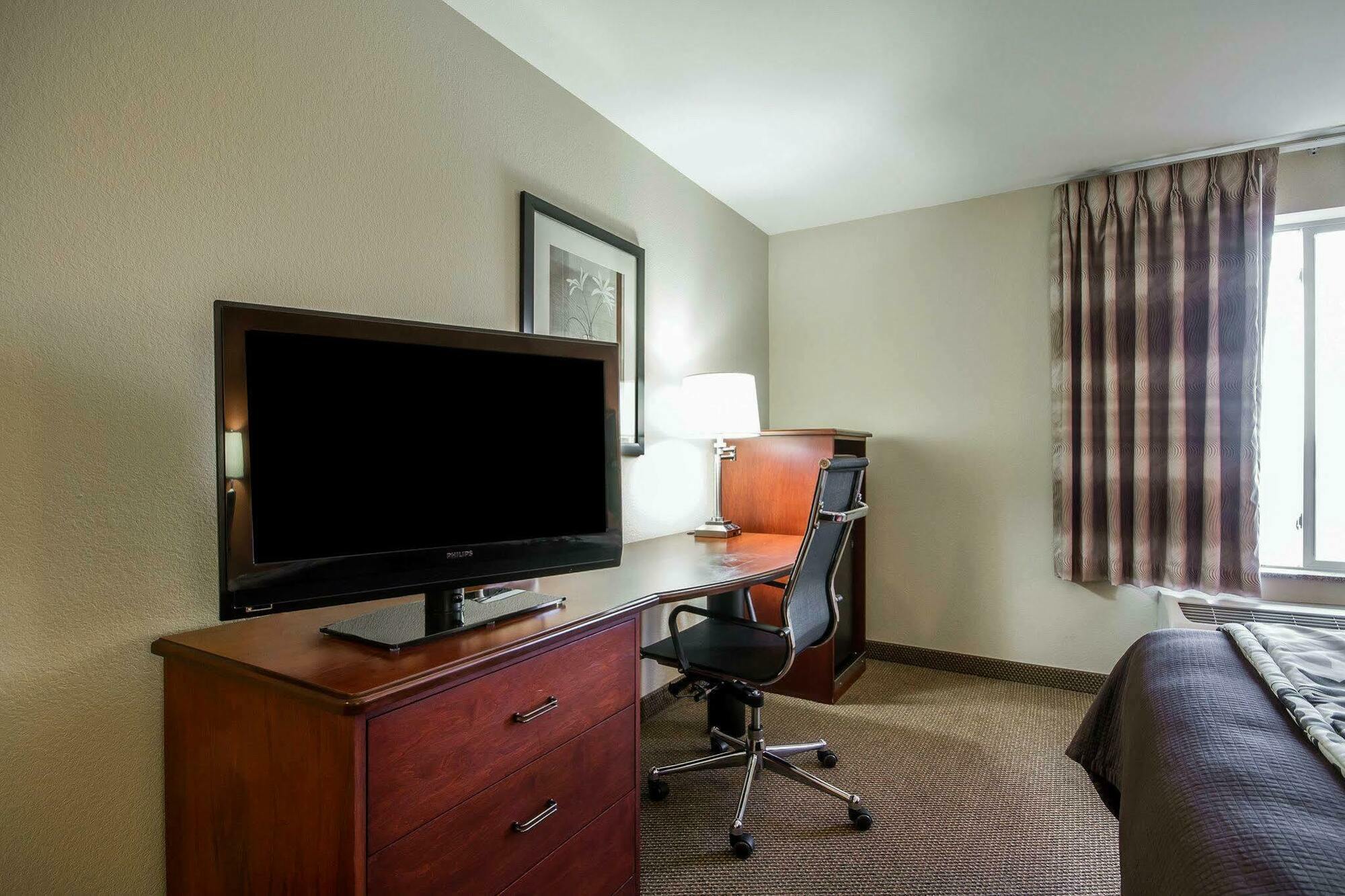 Sleep & - Monona Hotel