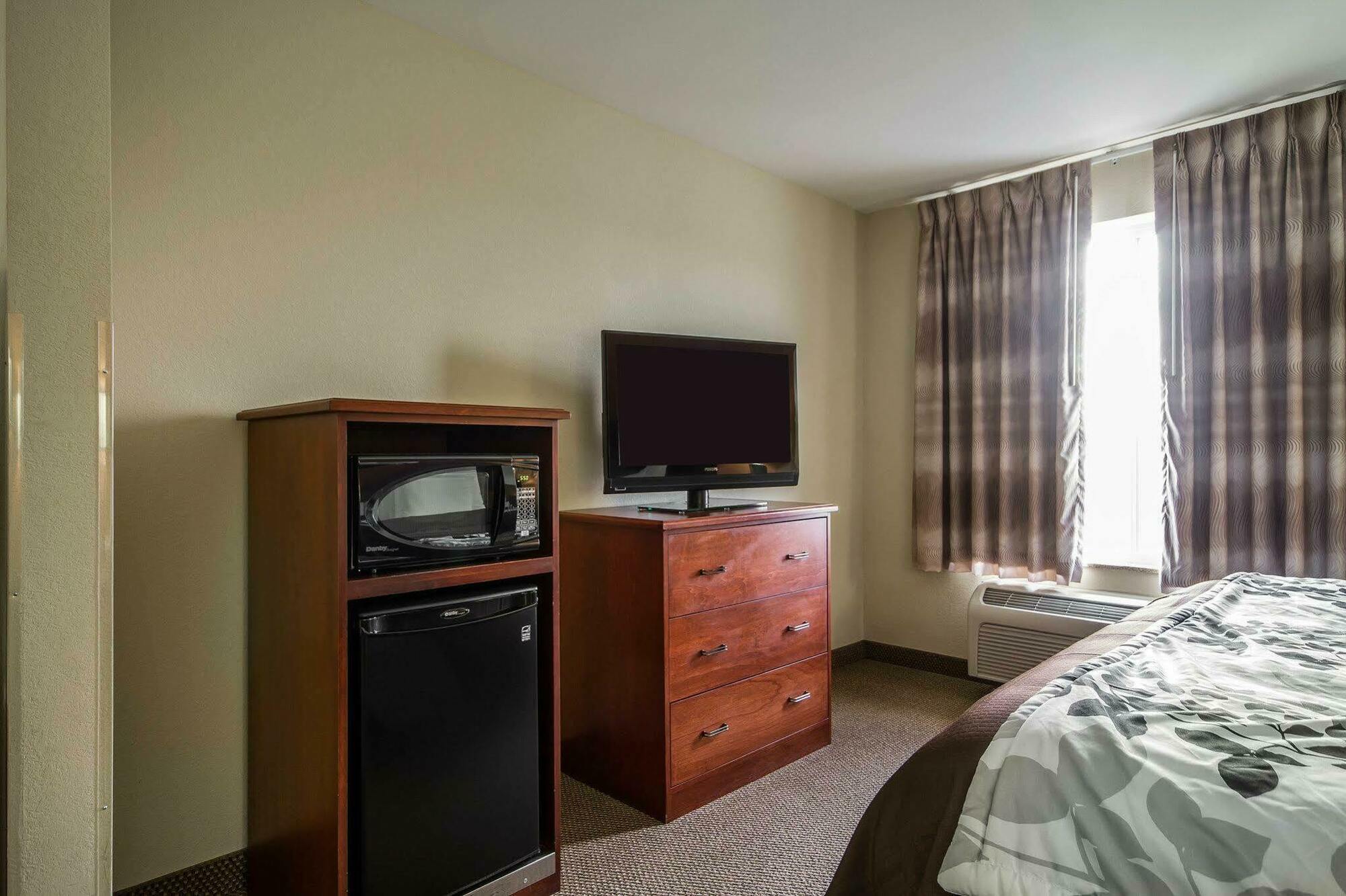 Sleep & - Monona Hotel